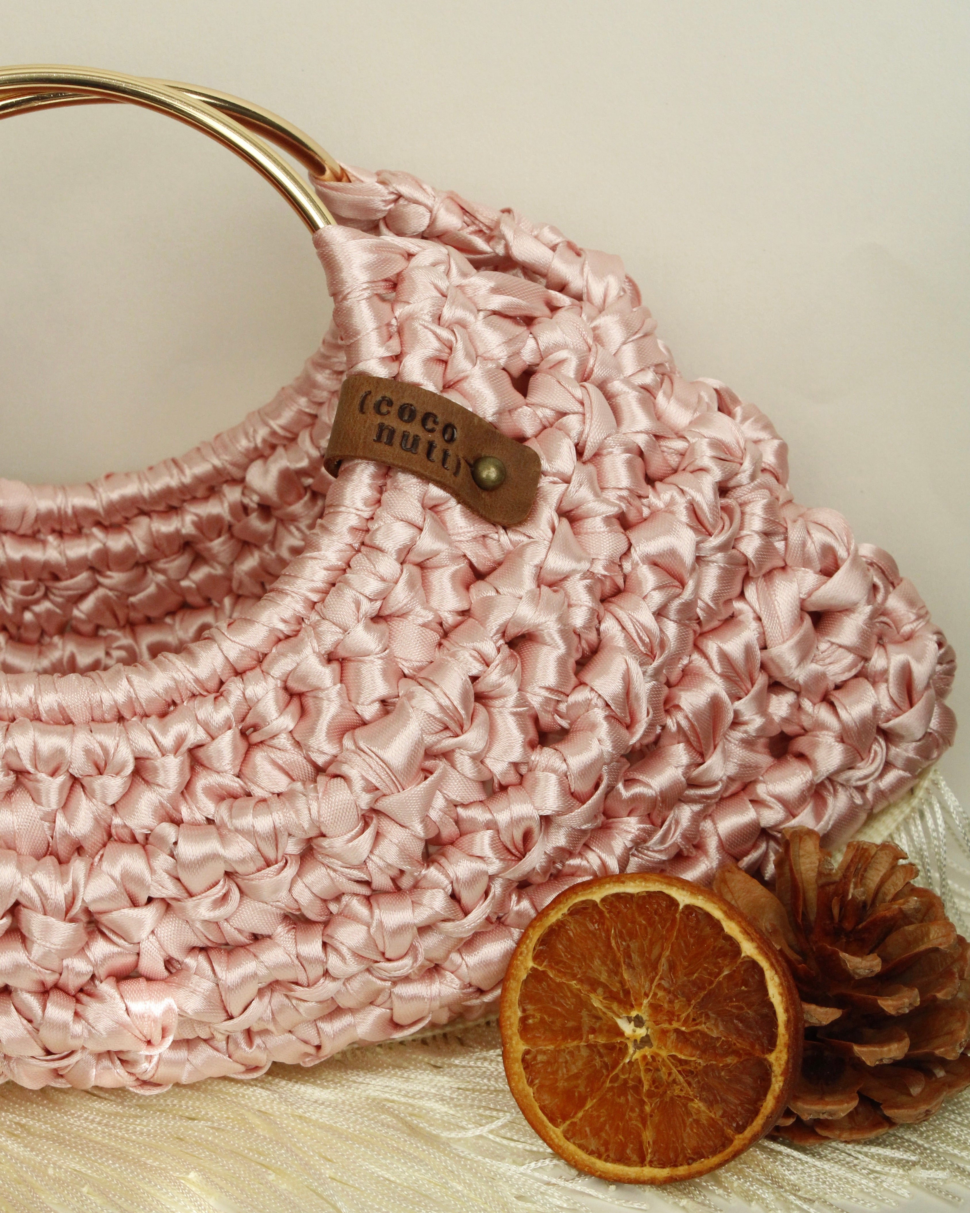 color: rose gold